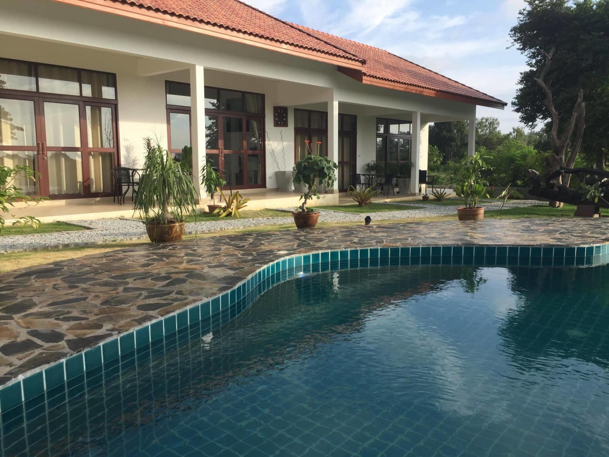 Tree Roots Retreat Otel Rayong Dış mekan fotoğraf